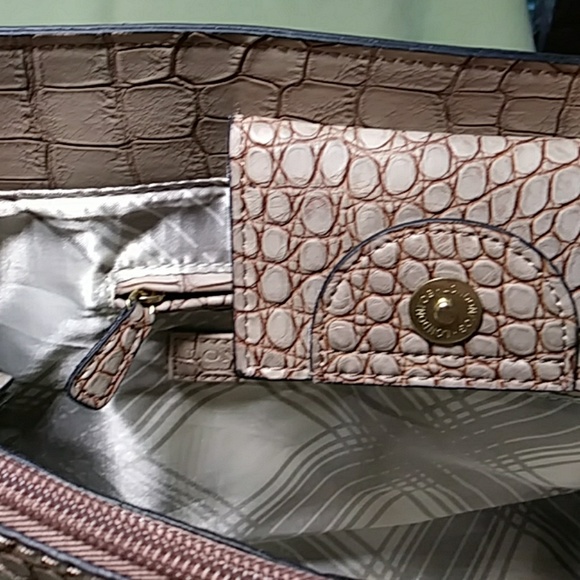 London Fog Shoulder Bag Tan - Picture 6 of 8